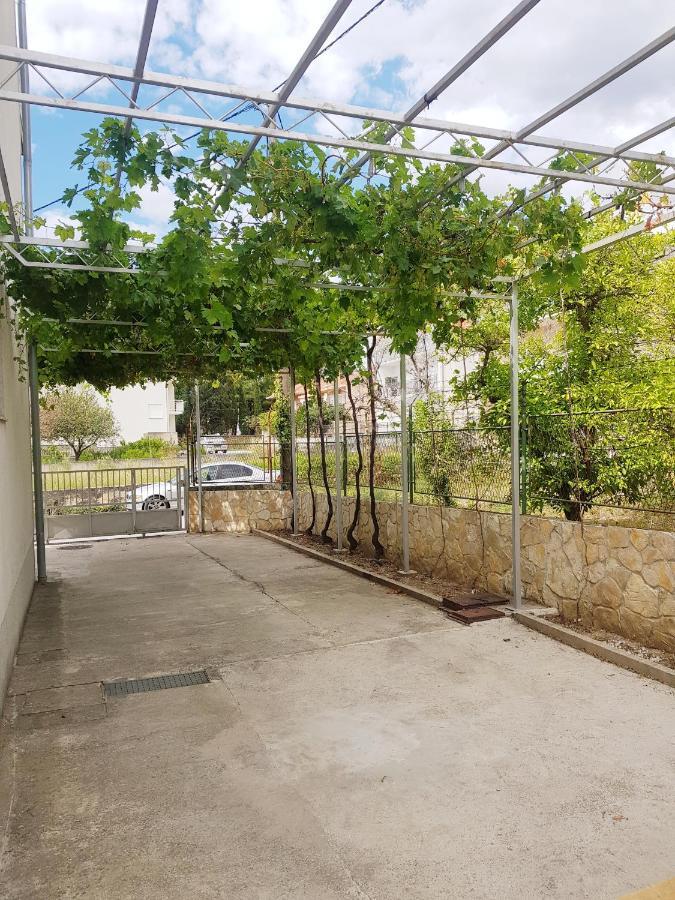 Apartments Aurora Kastela Exterior photo